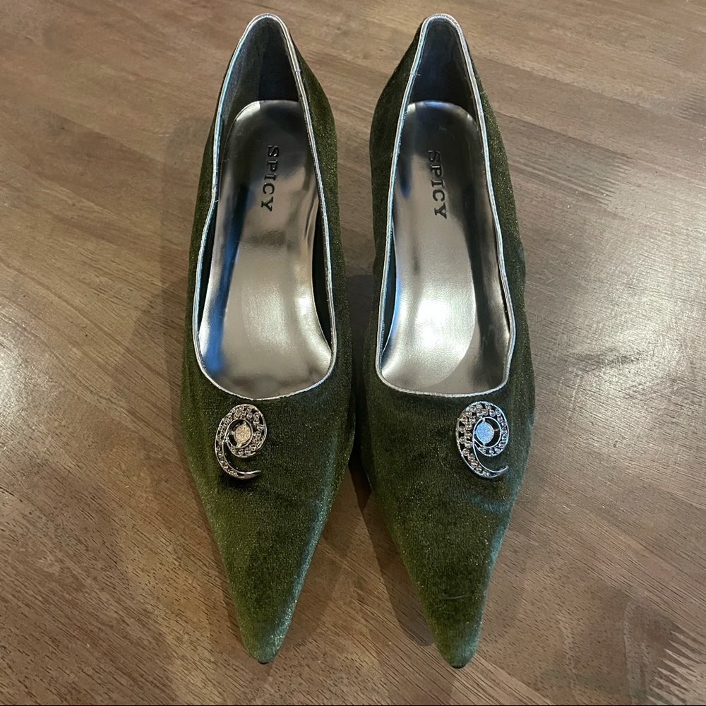 Spicy Vintage Style Green Velvet Heels